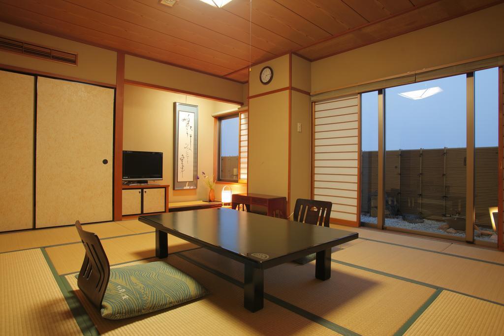 Kaike Kikunoya Hotel Йонаго Стая снимка